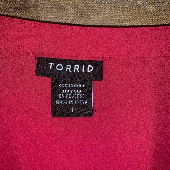 Beautiful Torrid size 1 Blouse - Picture 6 of 7